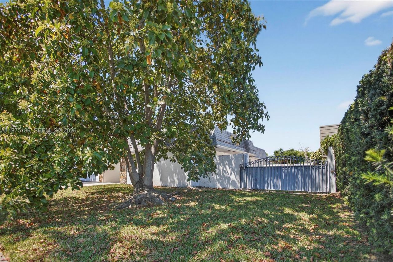 13471 SW 99th Ter, Miami, FL 33186 Photo