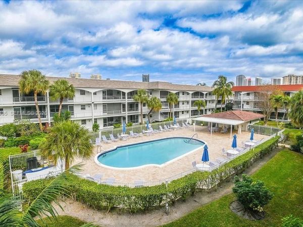 581 Blue Heron Dr, Unit 205-B, Hallandale Beach, FL 33009