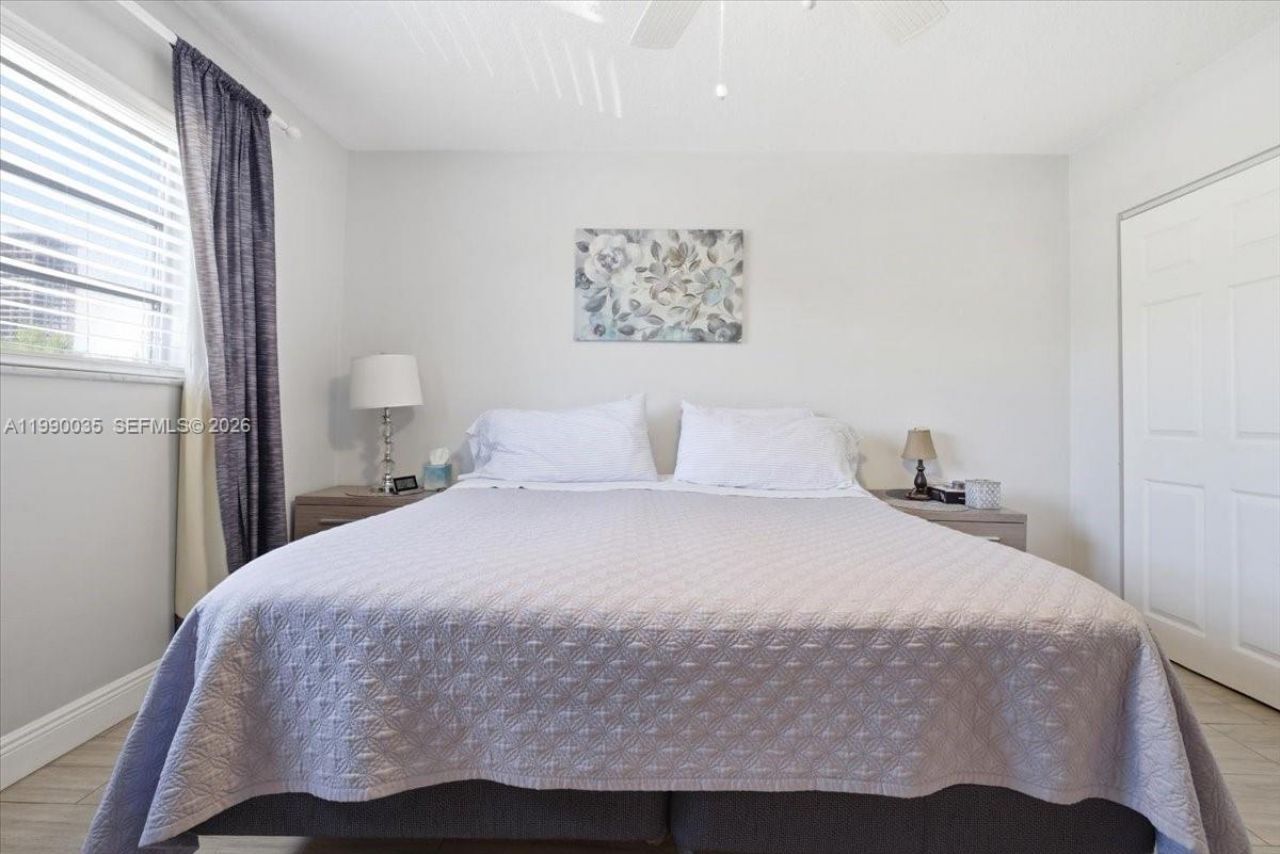 581 Blue Heron Dr, Unit 205-B, Hallandale Beach, FL 33009 Photo