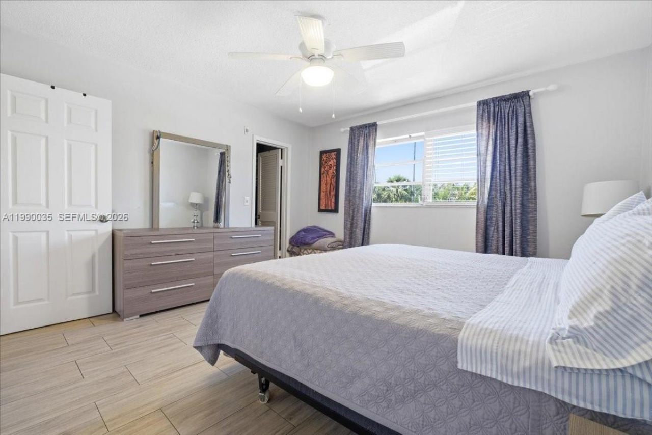 581 Blue Heron Dr, Unit 205-B, Hallandale Beach, FL 33009 Photo