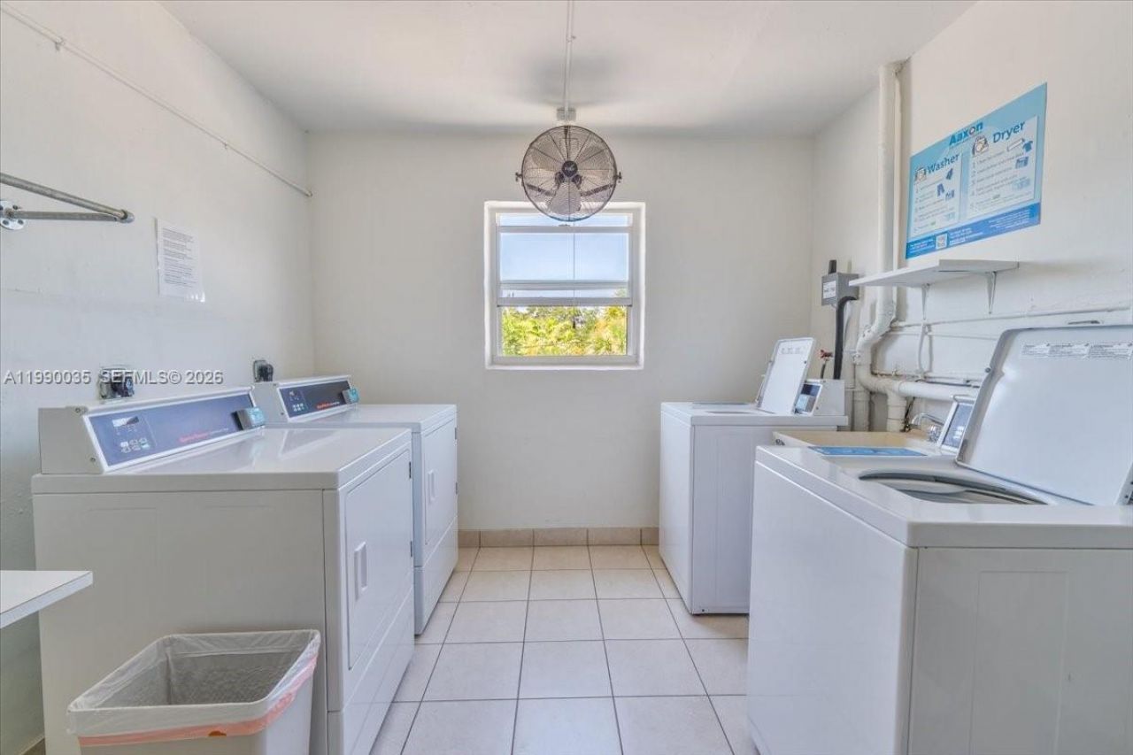 581 Blue Heron Dr, Unit 205-B, Hallandale Beach, FL 33009 Photo