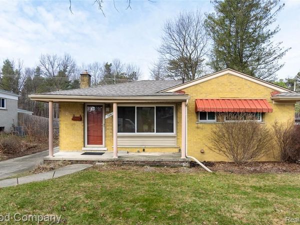 725 Duchess Street, Milford Vlg, MI 48381