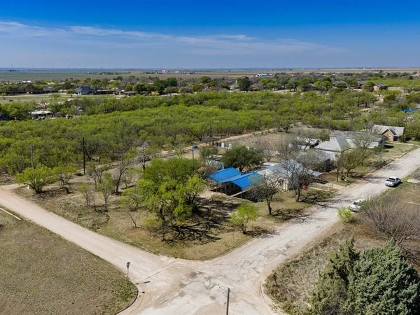 814 Texas Street , Stamford, TX 79553