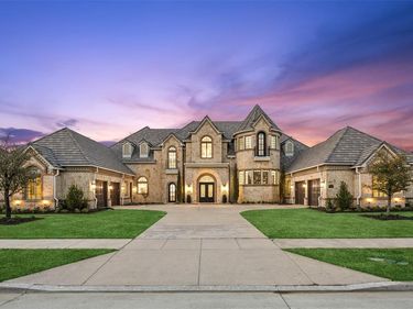 2032 Courtland Drive, Frisco, TX 75034