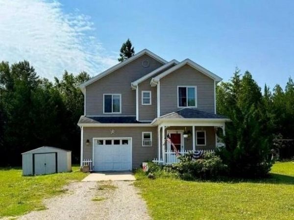 640 W Spring St, St. Ignace, MI 49781