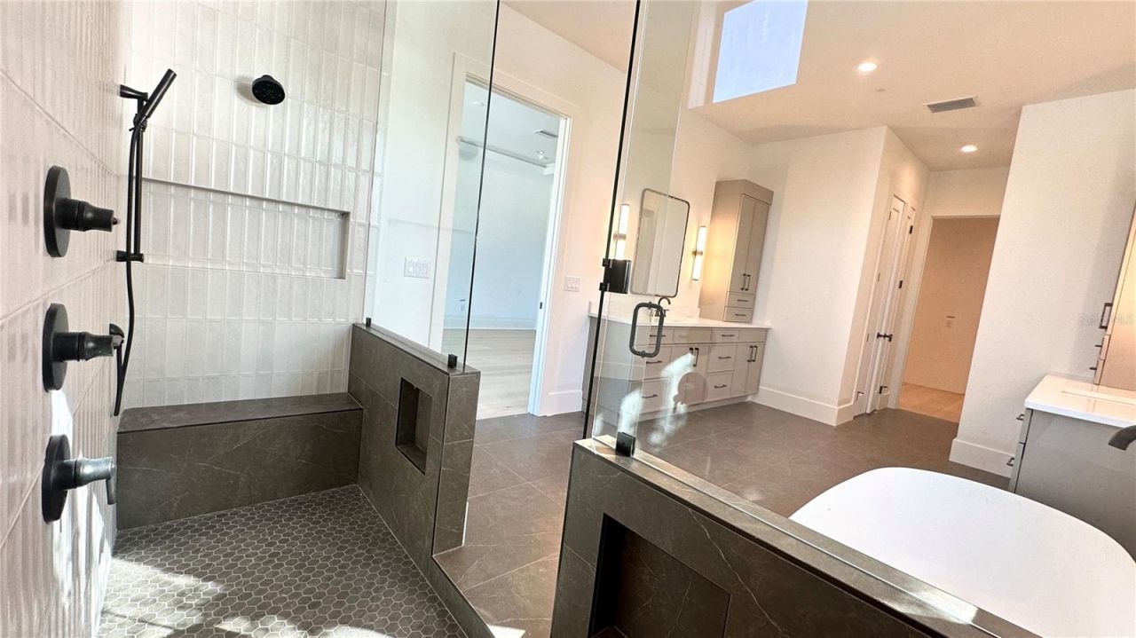 4629 W Longfellow Avenue, Tampa, FL 33629 Photo