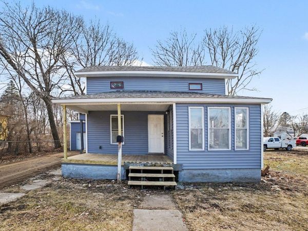 419 Washington Avenue W, St Louis, MI 48880