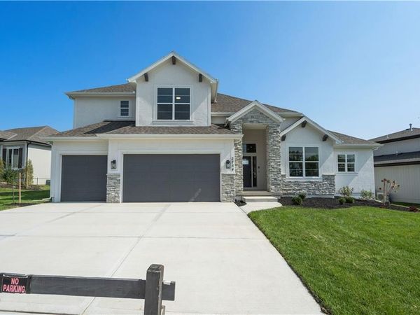 5788 NW Black Oak Court, Parkville, MO 64152