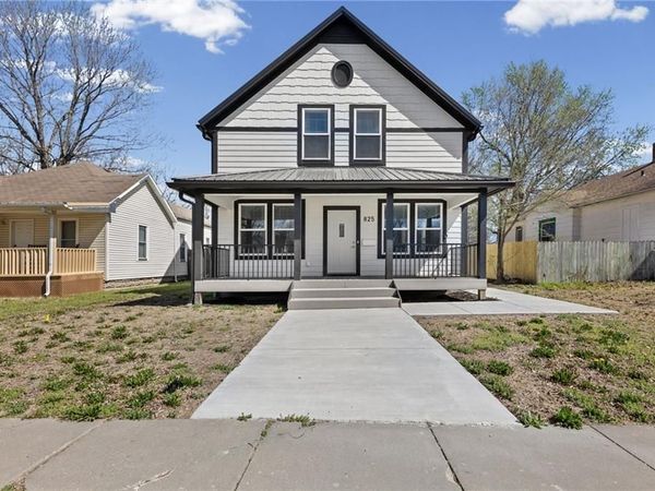 825 S Main Street, Ottawa, KS 66067