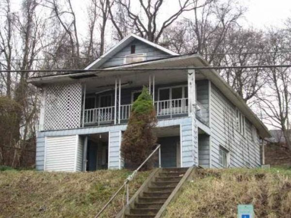 715 Greensburg Pike , North Versailles, PA 15137