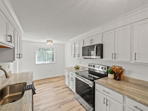 10 Ledgewood Way, Unit 26, Peabody, MA 01960