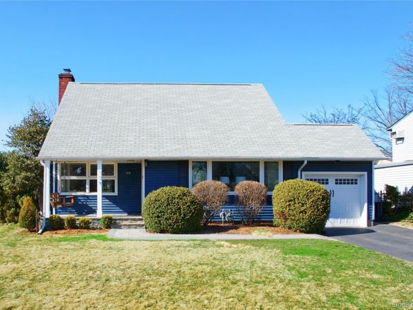 175 Meadow Street , Garden City, NY 11530