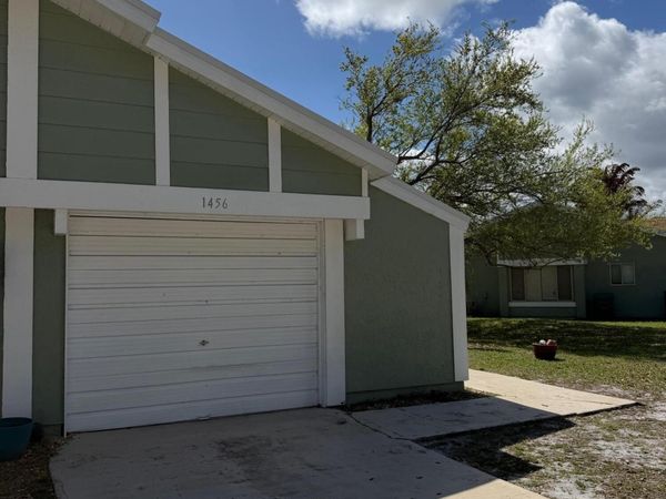 1456 SE Rivergreen Circle, Port St. Lucie, FL 34952