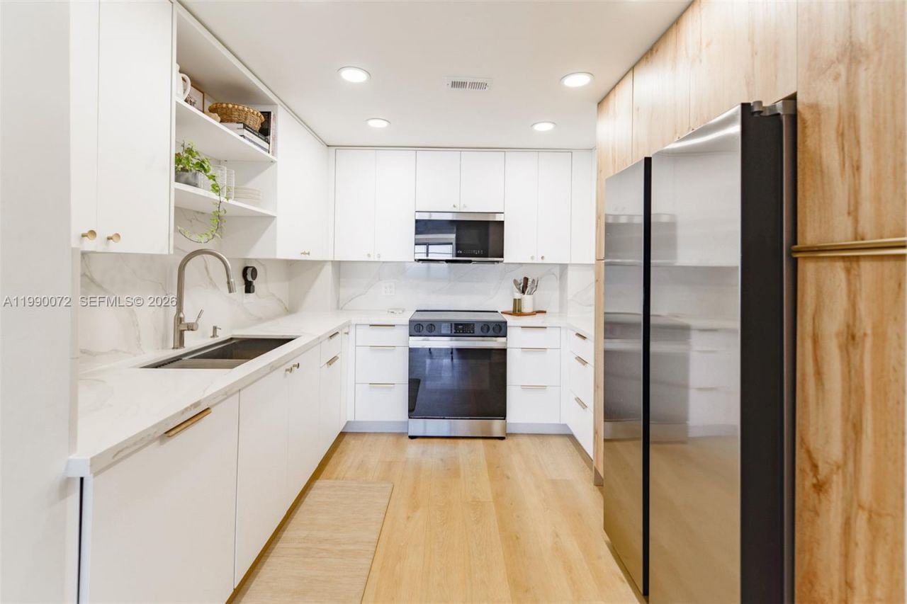 1980 S Ocean Dr , Unit 17E, Hallandale Beach, FL 33009 Photo