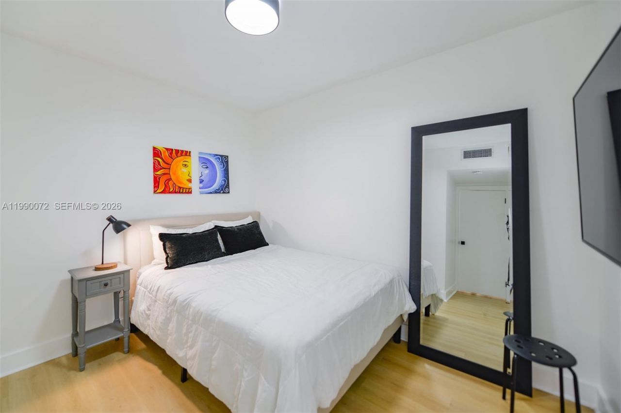 1980 S Ocean Dr , Unit 17E, Hallandale Beach, FL 33009 Photo