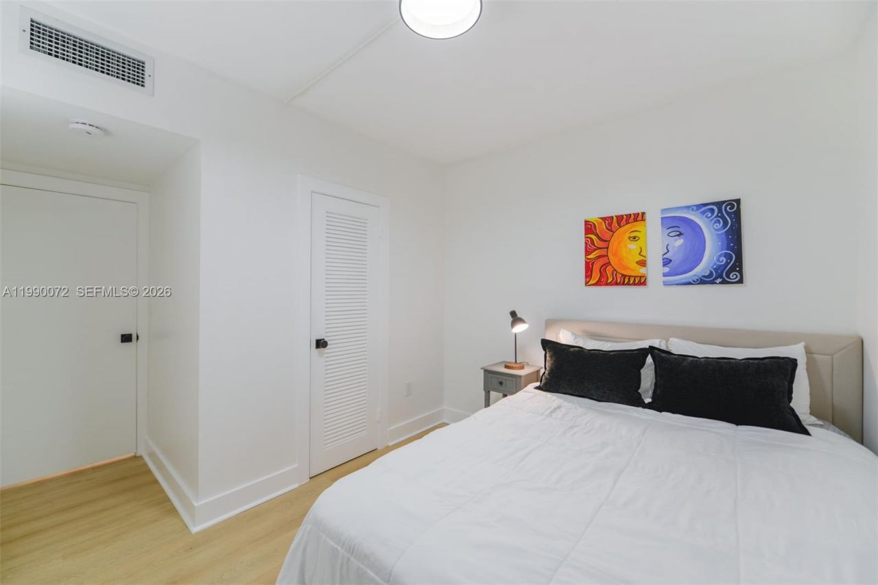 1980 S Ocean Dr , Unit 17E, Hallandale Beach, FL 33009 Photo