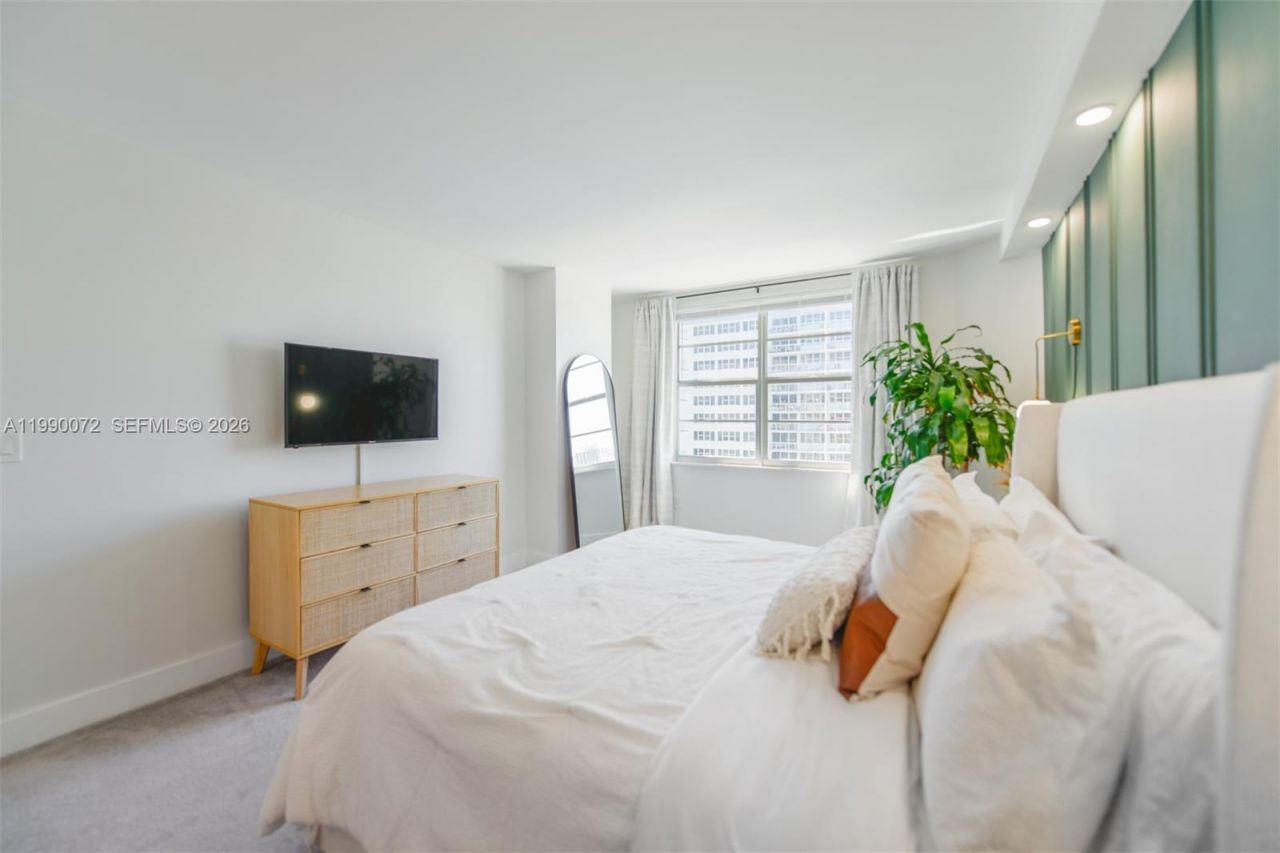 1980 S Ocean Dr , Unit 17E, Hallandale Beach, FL 33009 Photo