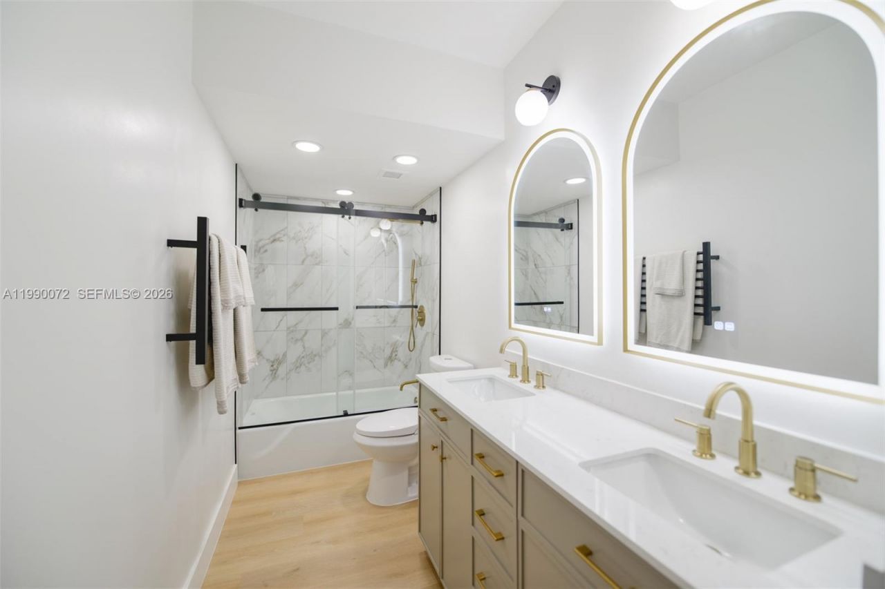 1980 S Ocean Dr , Unit 17E, Hallandale Beach, FL 33009 Photo