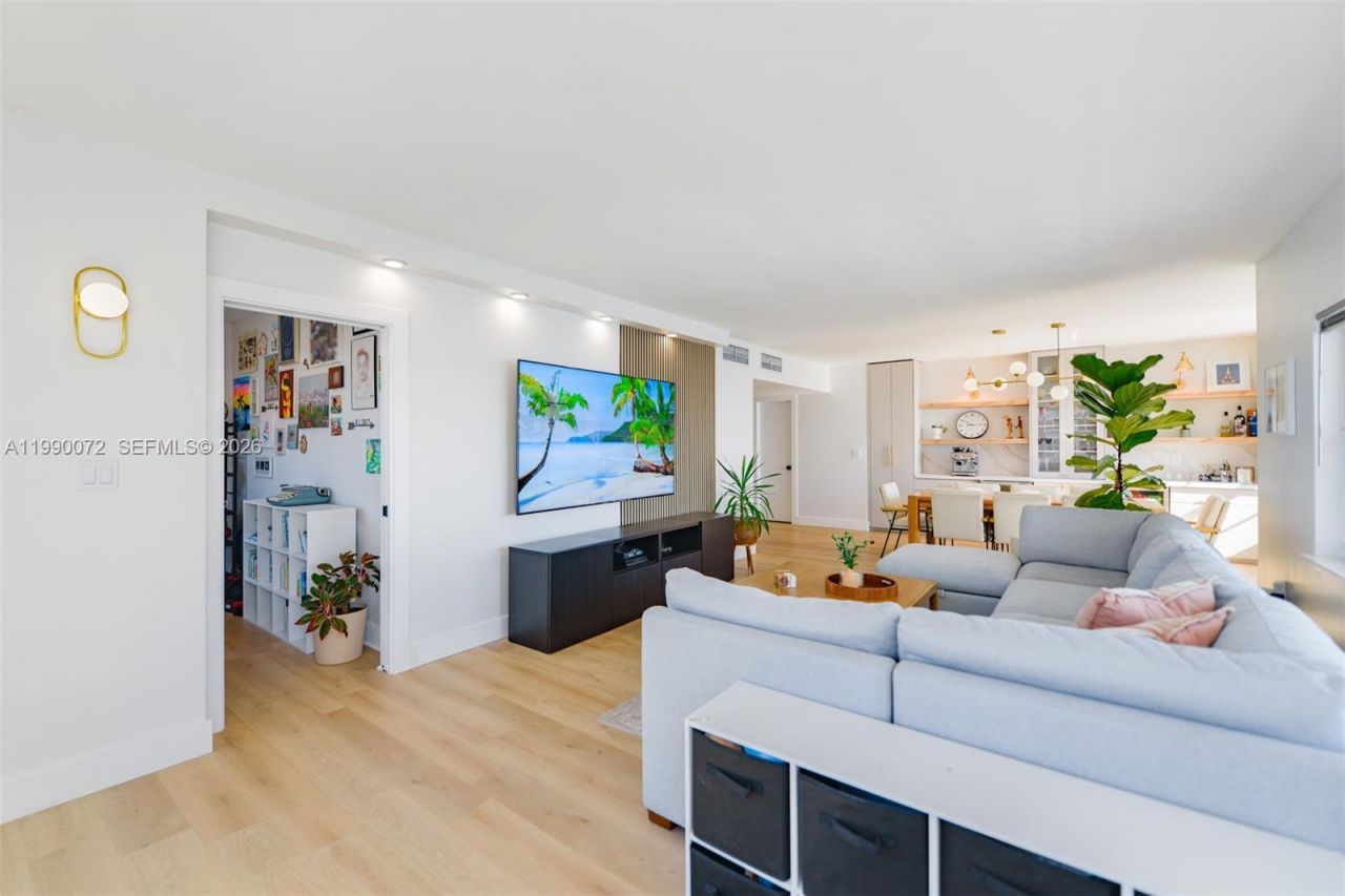 1980 S Ocean Dr , Unit 17E, Hallandale Beach, FL 33009 Photo