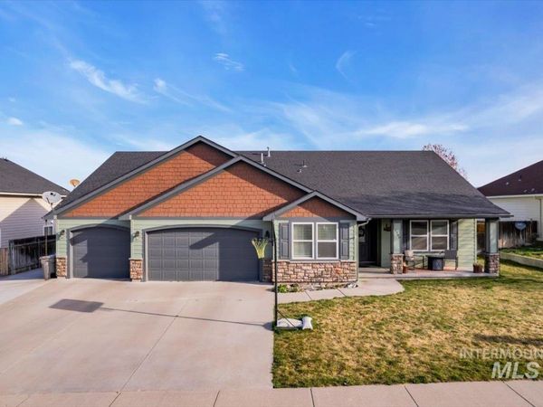 1708 NE Idarock, Mountain Home, ID 83647