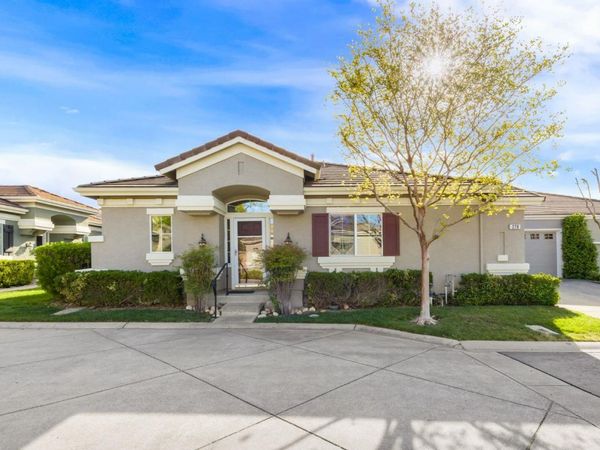 279 Marsalla Dr, Folsom, CA 95630