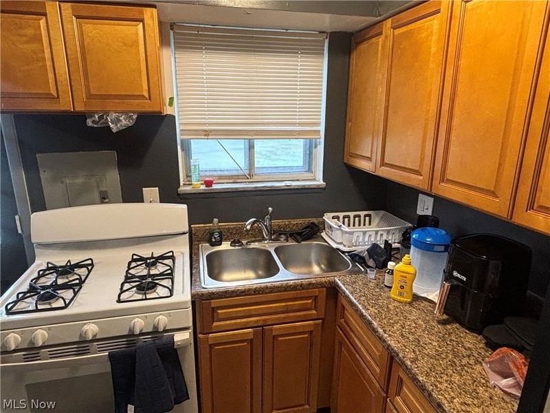 4668 Country Lane, Unit 6, Warrensville Heights, OH 44128 Photo 7