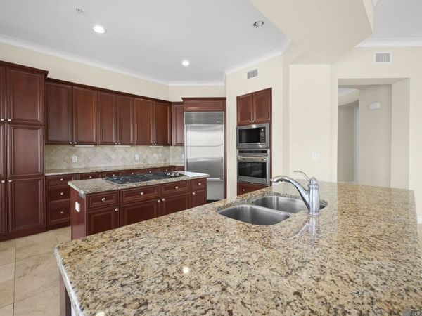 998 Stanford Ave, Unit #203, Baton Rouge, LA 70808