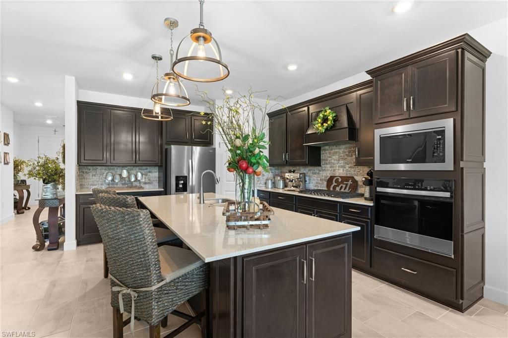 1746 Terreno Blvd, Naples, FL 34120 Photo