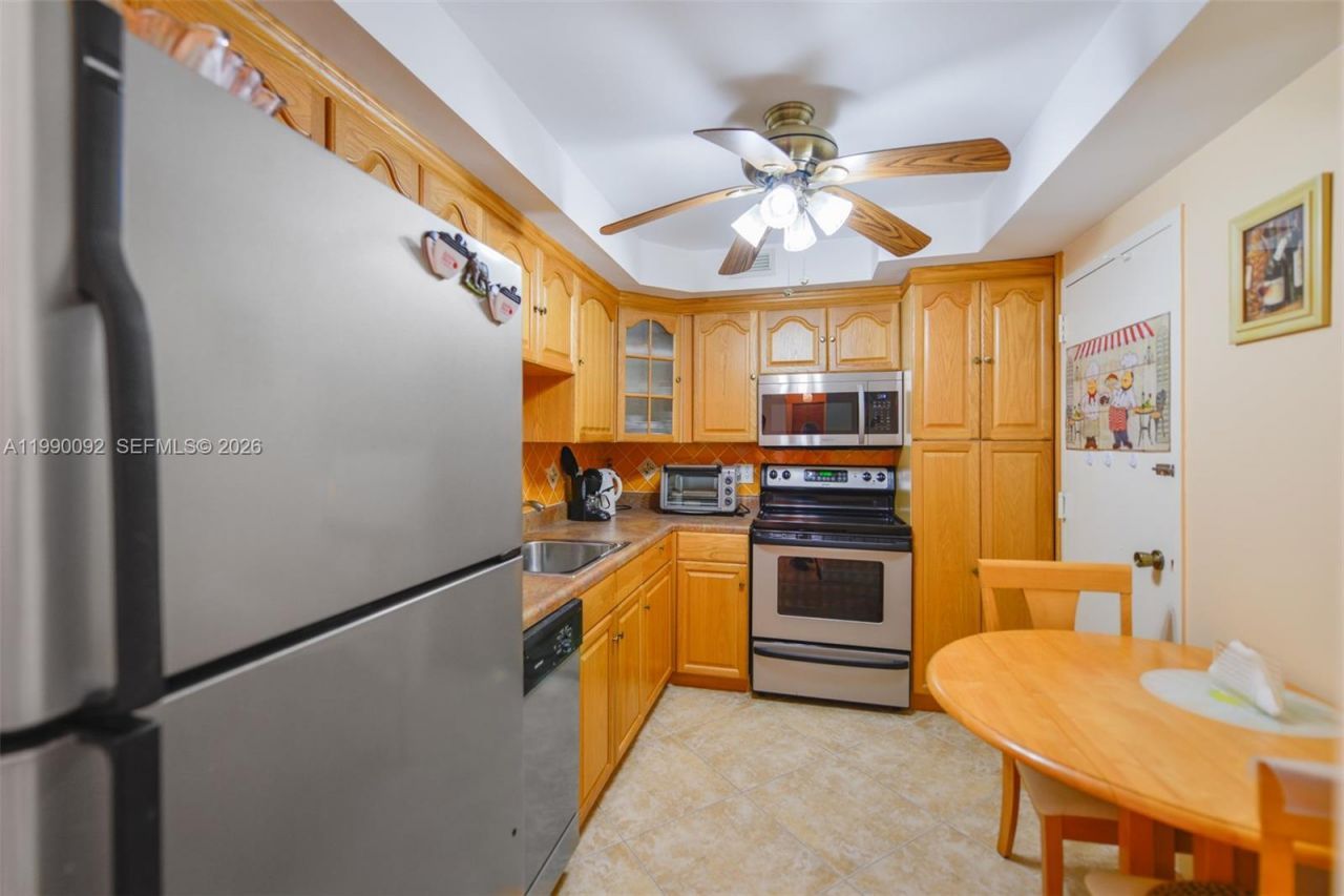 1980 S Ocean Dr, Unit 10L, Hallandale Beach, FL 33009 Photo