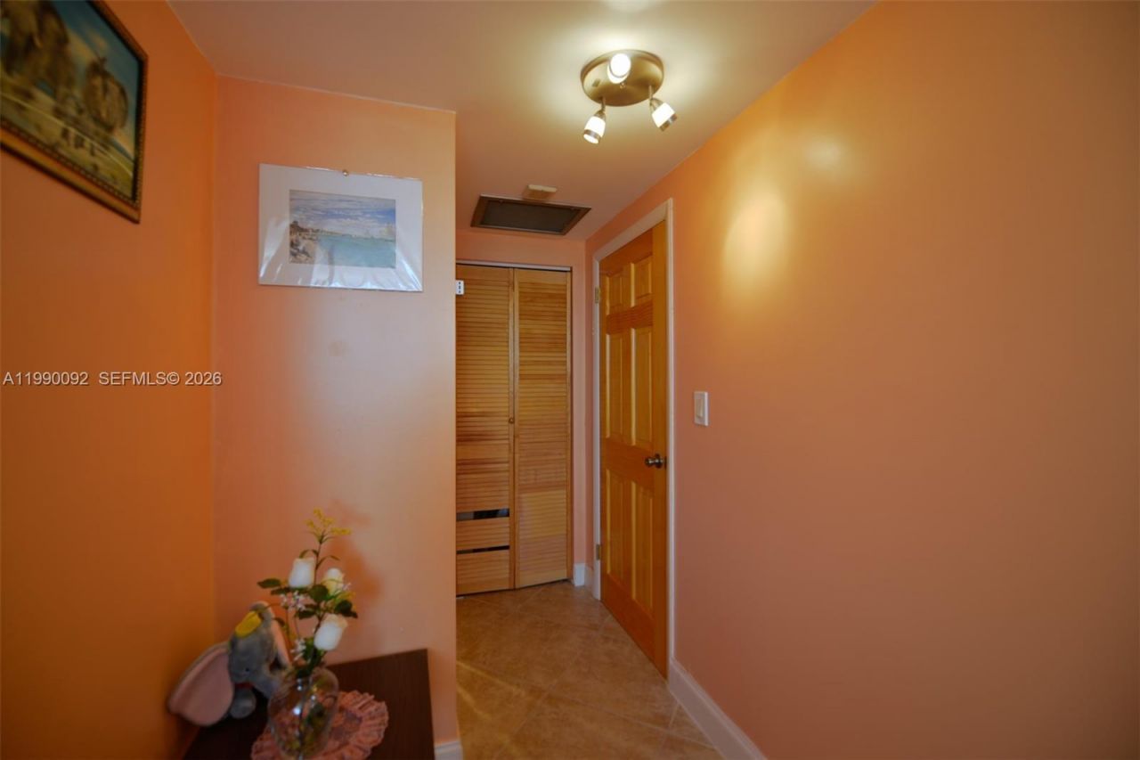 1980 S Ocean Dr, Unit 10L, Hallandale Beach, FL 33009 Photo