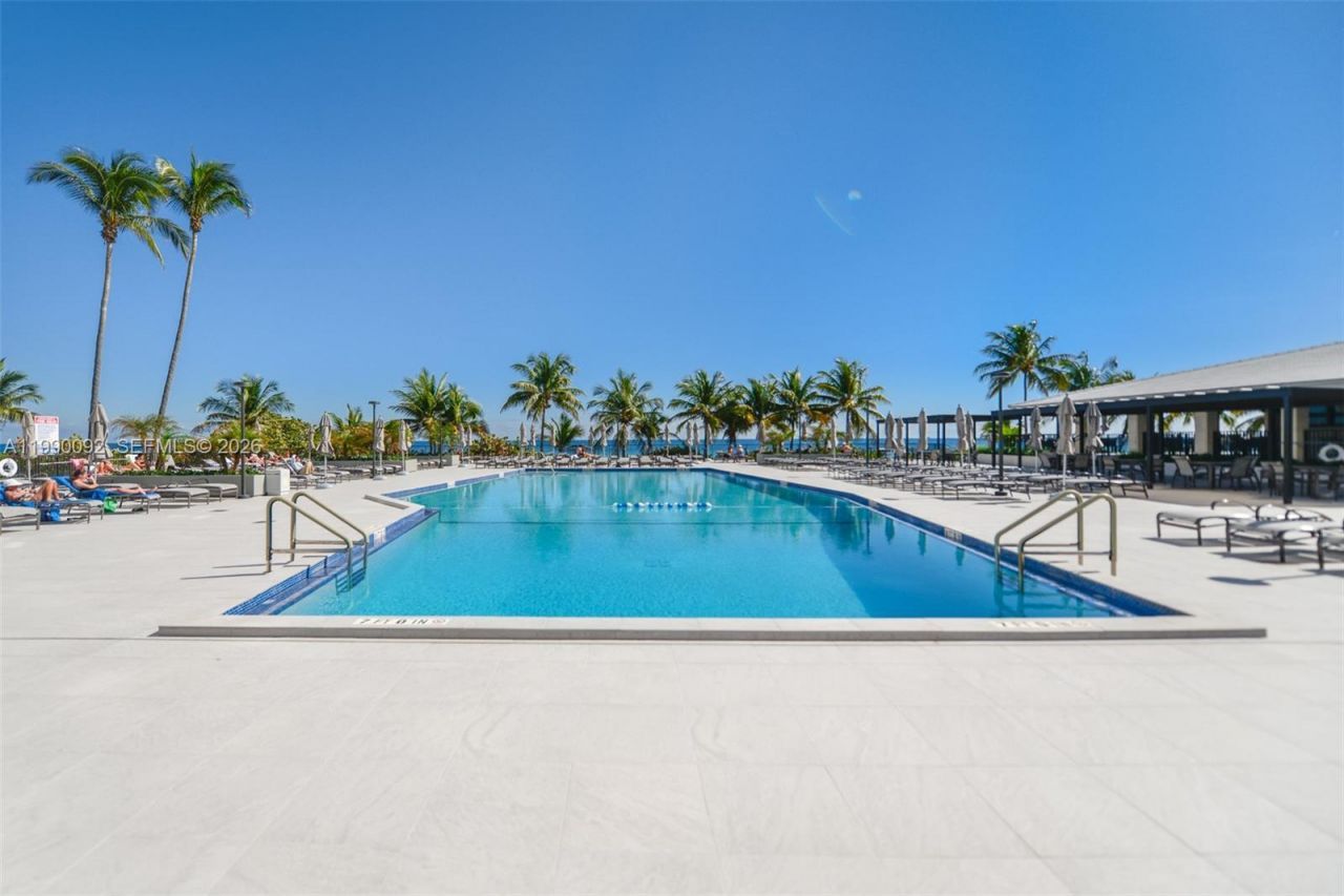 1980 S Ocean Dr, Unit 10L, Hallandale Beach, FL 33009 Photo