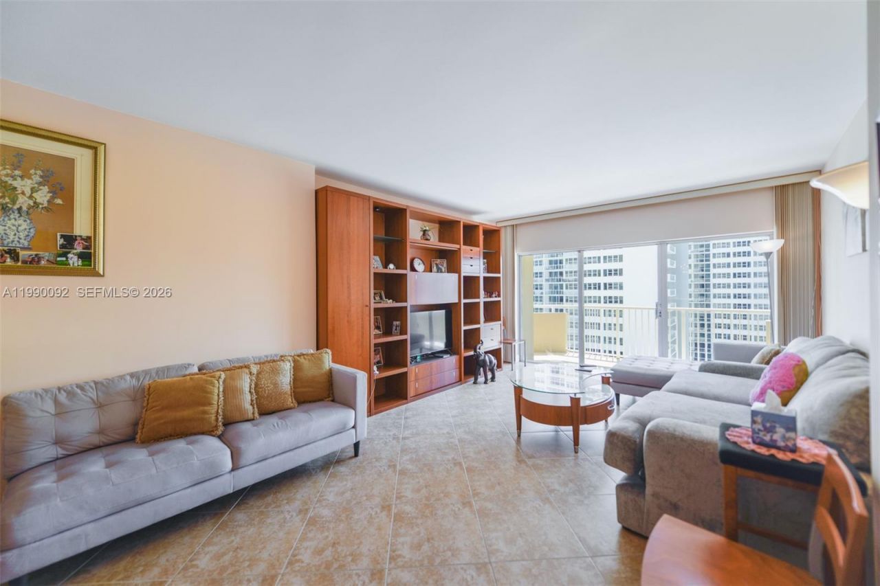 1980 S Ocean Dr, Unit 10L, Hallandale Beach, FL 33009 Photo