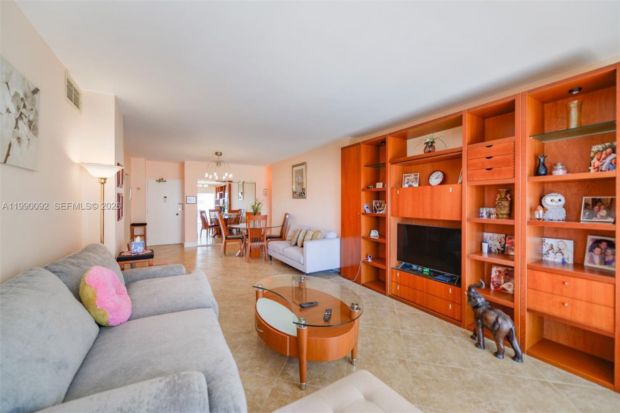 1980 S Ocean Dr, Unit 10L, Hallandale Beach, FL 33009 Photo