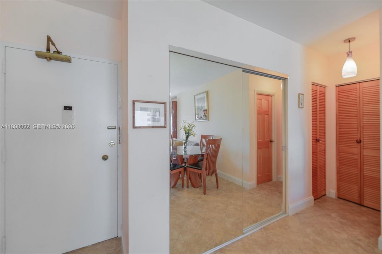1980 S Ocean Dr, Unit 10L, Hallandale Beach, FL 33009 Photo