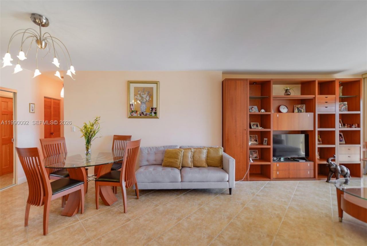 1980 S Ocean Dr, Unit 10L, Hallandale Beach, FL 33009 Photo