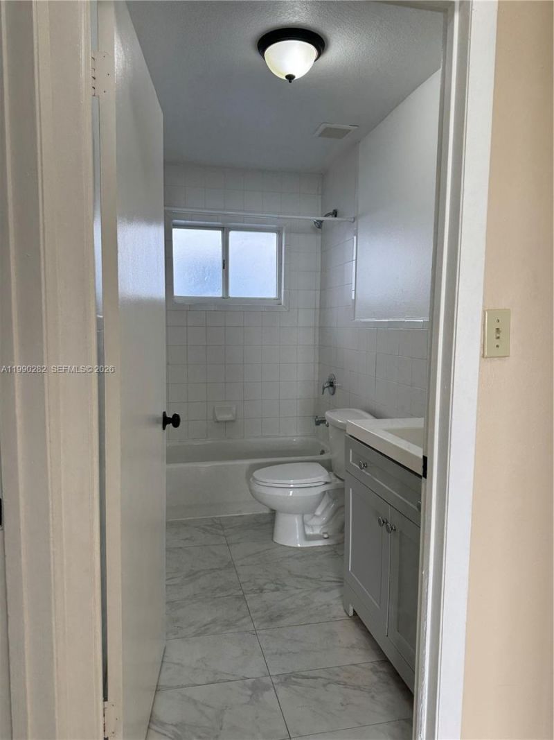 1124 NW 3rd St , Miami, FL 33128 Photo