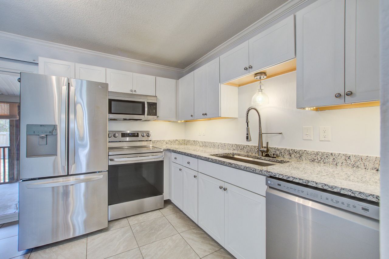 1836 Mepkin Road Photo 8