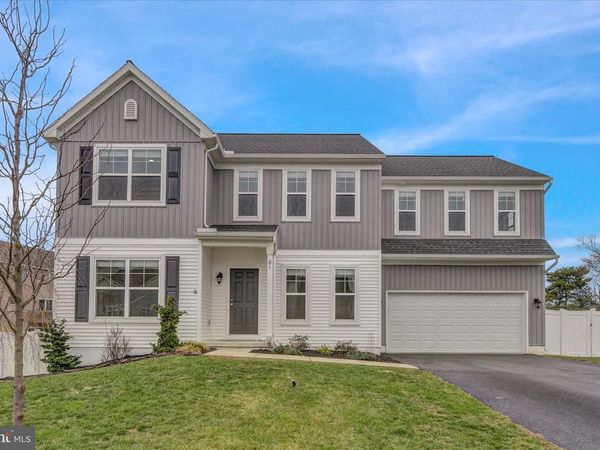 81 CREEKSIDE DRIVE, LEBANON, PA 17042