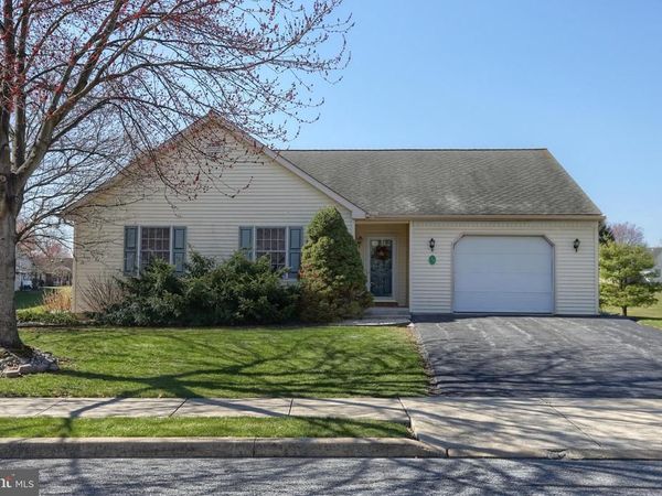 19 SPRINGHOUSE DRIVE, MYERSTOWN, PA 17067