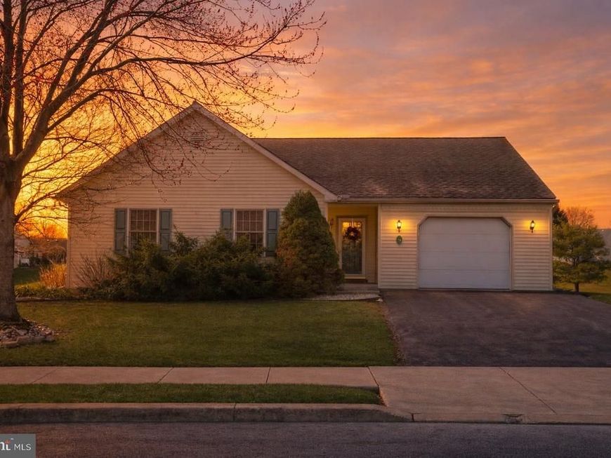 19 Springhouse Drive, Myerstown, PA 17067 Main Photo