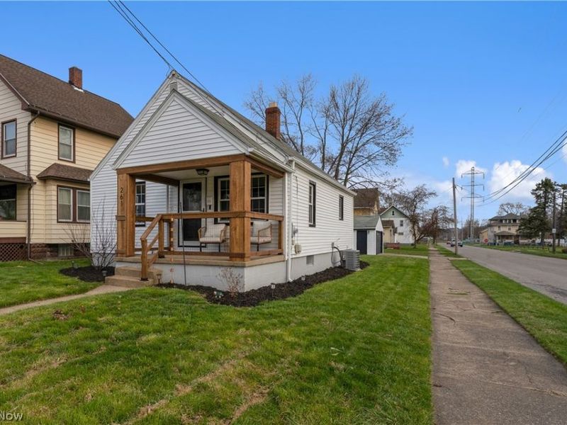 261 Sexton Street, Struthers, OH 44471 Photo 2