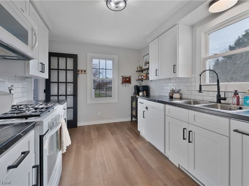 261 Sexton Street, Struthers, OH 44471 Photo 4