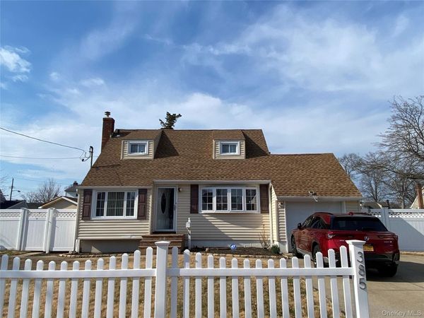 385 Irving Street , Central Islip, NY 11722