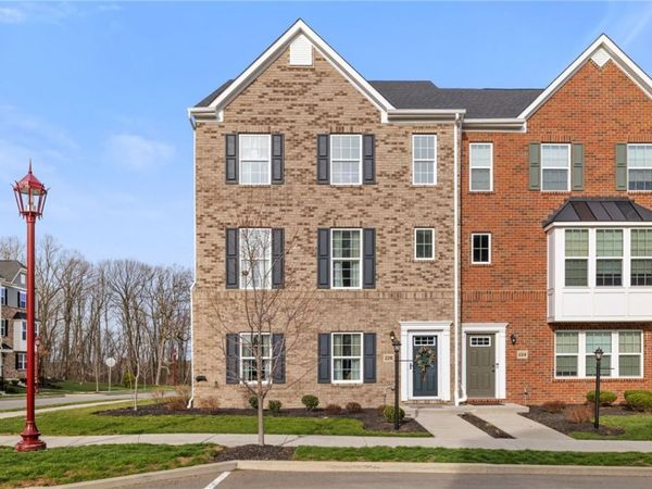 226 Amon St, Cranberry Twp, PA 16066