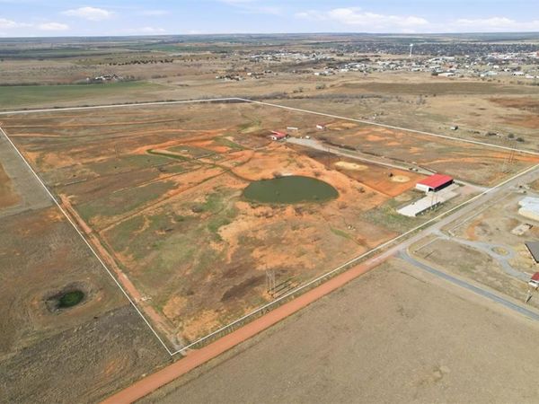 1325 S Eastern Avenue, Hobart, OK 73651