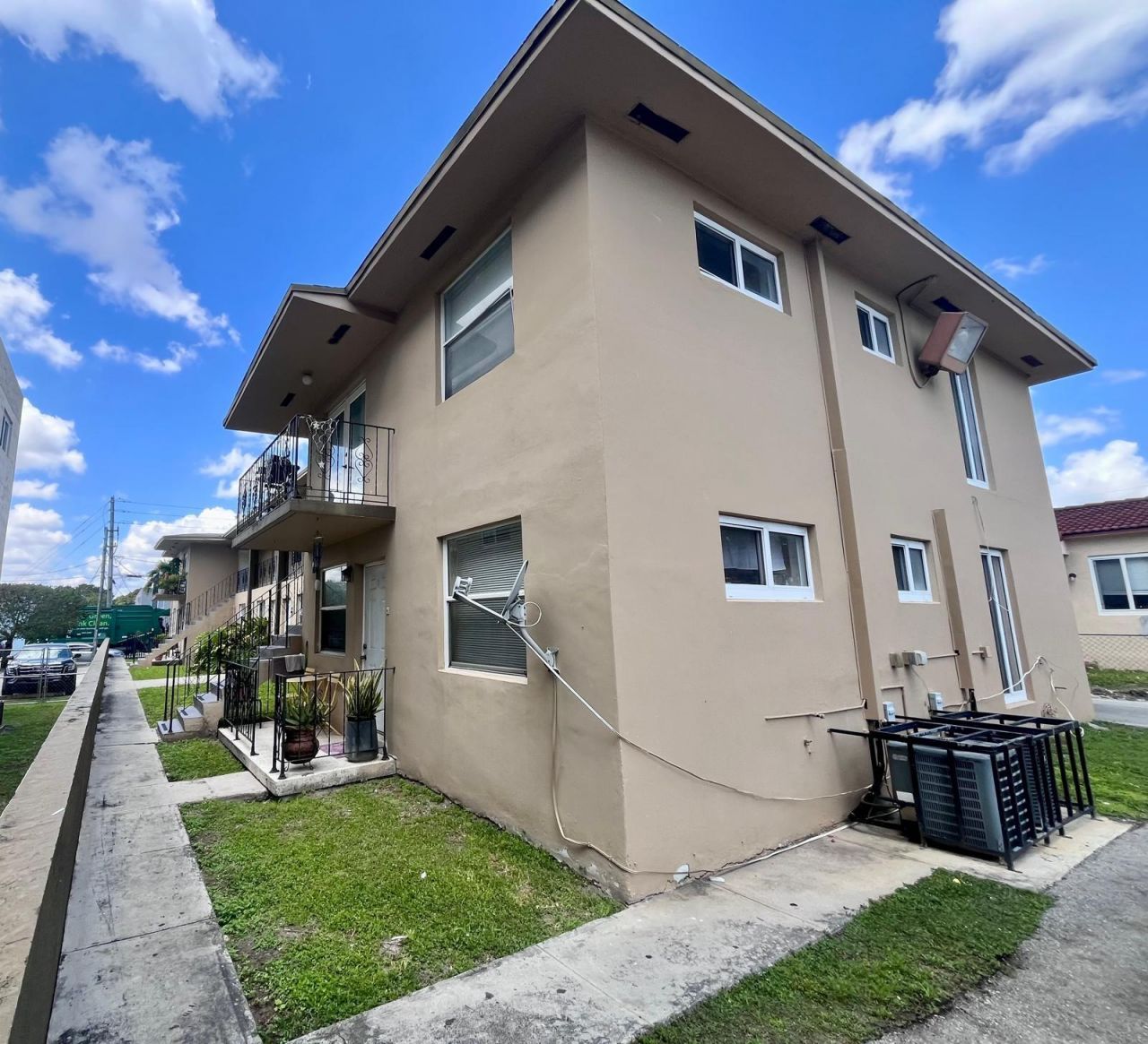 225 SW 18th Avenue, Miami, FL 33188 Photo