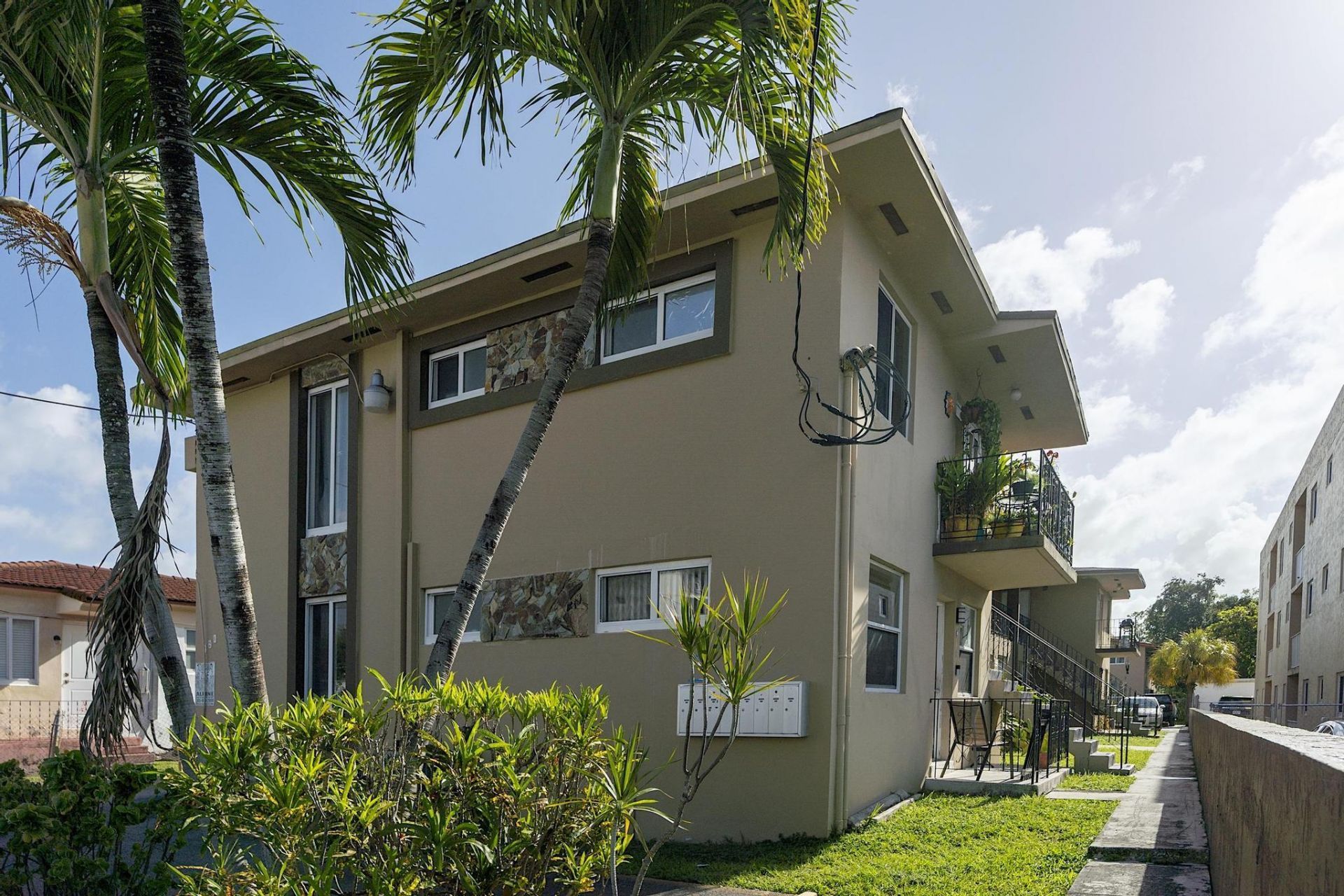 225 SW 18th Avenue, Miami, FL 33188 Photo