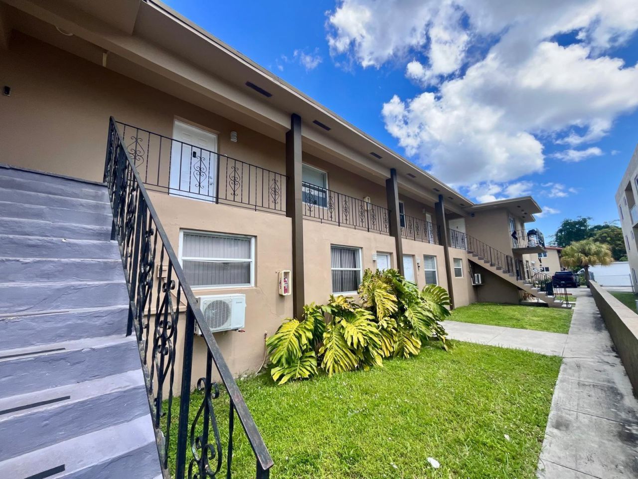 225 SW 18th Avenue, Miami, FL 33188 Photo