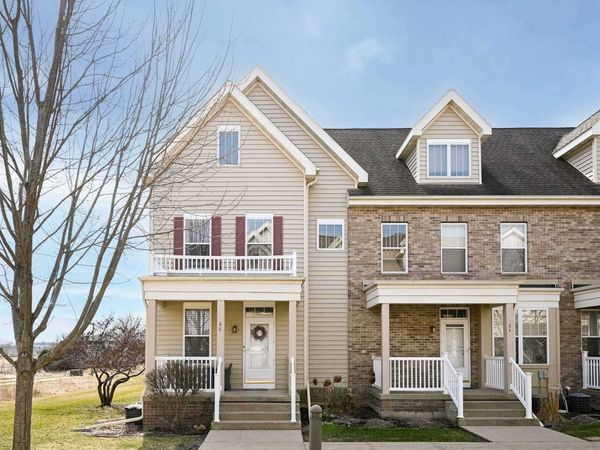 66 S Gardens Way, Fitchburg, WI 53711