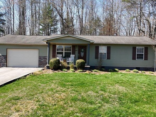 609 S Proctor Blvd, Oneida, TN 37841